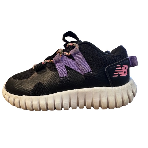 New Balance Kids Sneakers in Black and Purple - Picture 3 of 13